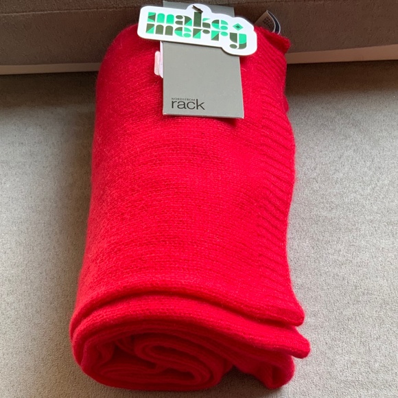 NORDSTROM RACK 100% CASHMERE Scarf In Scarlet Red OS NWT - Picture 14 of 15